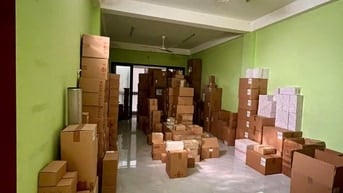 Cho thuê nhà MT 10 Tạ Uyên hầm và 7 lầu 4x18 giá tốt