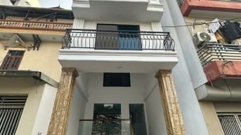 Gia đình em bán lại căn nhà ngõ 542 Xuân Đỉnh 92m2x4 tầng oto vào nhà 