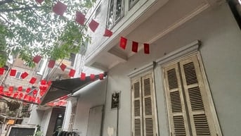 Nhỉnh 11 tỷ có ngay nhà Lô góc, cạnh sân chơi, Ô tô vào tận nơi
