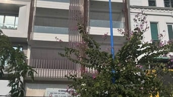 Cho thuê toà nhà văn phòng 245 Đồng Đen, Tân Bình, HCM