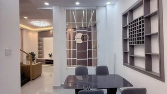 CCG CHỈ 3,4 TỶ NHÀ ĐẸP TRUNG TÂM THỊ TRẤN HÓC MÔN