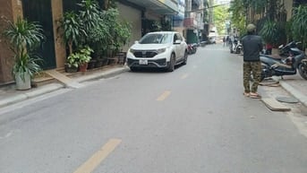 Bán Nhà Phân Lô Liễu Giai . 80 m2, 3 Tầng, Đường Nội Bộ 6 m, Giá 34 Tỷ