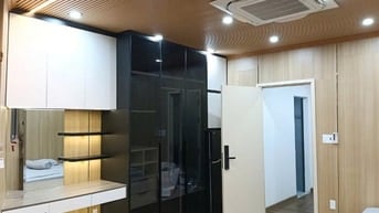 Văn Phòng Showroom Nhà ở 5 tầng mặt tiền Hồng Hà Full NT mới sạch đẹp