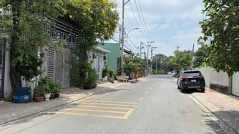 Chính chủ 5×20 nhà đẹp xe hơi ngủ nhà hẻm thông tân hiệp 32 hóc môn .