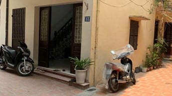 Bán nhà chính chủ sổ đỏ 2 mặt tiền đi bộ ra hồ Tây
