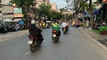NHÀ - CÁCH BÙI ĐÌNH TÚY 30M - XÂY 6 TẦNG - BÁN 11 TỶ