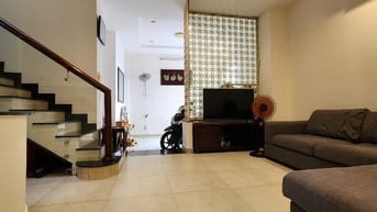 Bán nhà riêng 68m2 đường Cao Thắng, chợ Phú Nhuận. LH: 0903799798