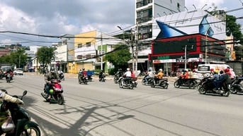 Bán nhà góc mt Trường Chinh, Tân Bình, 99 m², ngang 9.3m, 2 tầng