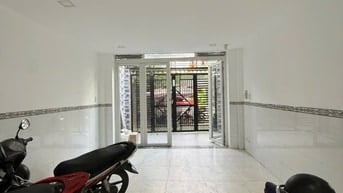 Bán CHDV khu ĐH Văn Lang, P.5, GV: 4(NH: 5,5m) x 15, giá 10,3tỷ