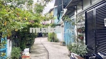 Nhà đường Lộ Tẻ ngay chợ Bà Hom 32m2 giá chỉ 1,98T