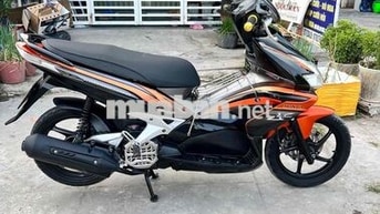 Honda Air Blade màu Đen cam