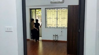 Cho thuê Căn hộ tầng 2 -Nguyễn Công Trứ, gần bãi đỗ ô tô Lò Đúc