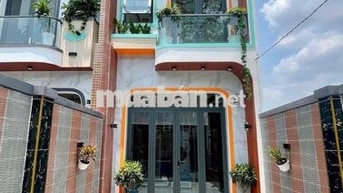 Nhà Mới Xây 1 Lầu 4 x 24m  . Đường Xe Hơi 7 Chỗ - 4 Phòng Sổ Hoàn Công