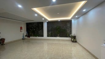 Cho thuê nhà mặt ngõ 2 ô tô tránh nhau, số 7 ngõ 12A Lý Nam Đế, HK, HN