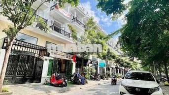 Cho Thuê Phòng Ngay Chân Cầu Ngã Tư Ga DT 30m2 Có Bếp Wc