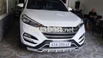 Hyundai Tucson Bản cao cấp Trắng