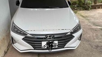 Hyundai Elantra 2021 2.0 80000 km Trắng