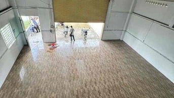 Kho xưởng 315m2 đường ko cấm tải gần chợ Đầu Mối 