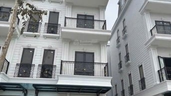 hiện tôi đang cần bán gấp Nhà 80m Đông Dương Residence ô tô tránh nhau