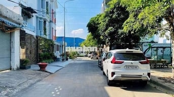 KDC Phú Nhuận, Lê Thị Riêng đối diện UBND, 5x18m, 90m2 giá 6.1 tỷ tl