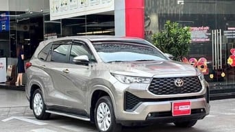 INNOVA CROSS 2.0V 2025 - xăng- 23.000km- Trả trước