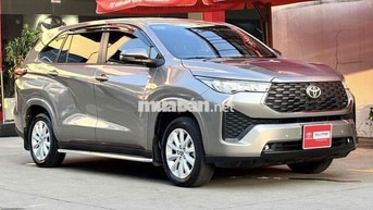 INNOVA CROSS 2.0V CVT