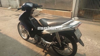 Xe máy Suzuki Xanh Trắng