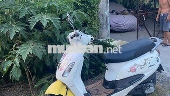 Xe máy Atila màu Trắng, Vàng
