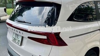 Hyundai Custin Đen 7 chỗ
