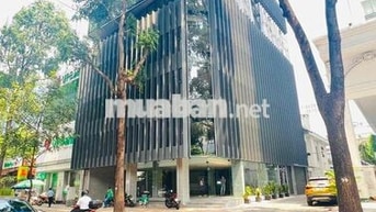 Toà OFFICE nổi bật giữa trung tâm Quận 1 Full kính 10x20M hầm 5 tầng
