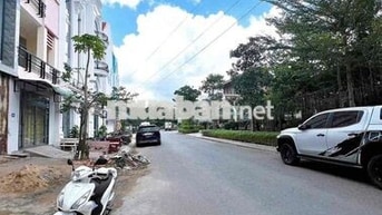Nhà 2 lầu sân thượng trục chính KDC Hưng Phú 2 ( CTY 8)