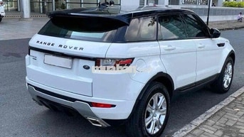 Range Rover Evoque màu Trắng ĐKLĐ 2018
