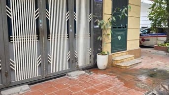 Cho thuê nhà tiện làm văn phòng hoặc ở.