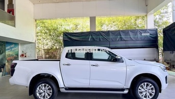 Isuzu D-Max Hi-Lander 4x2 AT Trắng