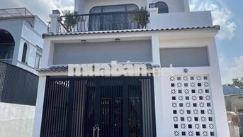 Cần bán căn nhà ngay ngã tư Hội Nghĩa-Tp.Tân Uyên