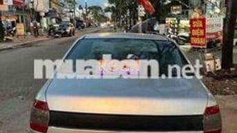 Fiat 2002 5 chỗ Bạc