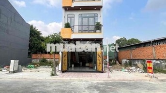nhà hoàn thiện sổ hoàn công.full nội thất.đối diện công viên