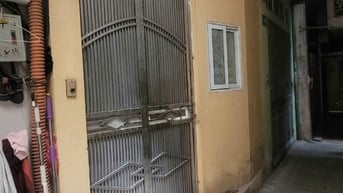 Cho thuê nhà gần chợ Ngọc Hà, 3 tầng, sử dụng 60m2, 2 phòng ngủ