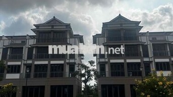 cắt lỗ căn nhà phố  Vin Long An