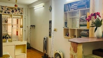 Cho thuê căn hộ trung tâm Quận 1 mặt tiền đường - Full nội thất 