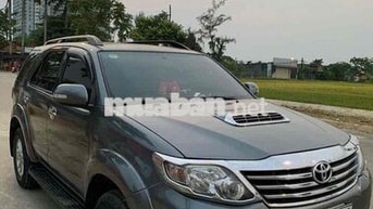 Toyota Fortuner 7 chỗ Xám