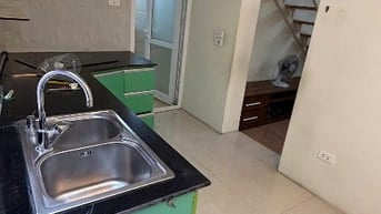 Cho thuê nhà phố Lê Lai, gần Ho Hoàn Kiếm, 3PN, 2wc, khách + bếp 