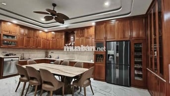 cho thuê nhà 3 tầng đường Trần Can ngay sân bay , diện tích 170m2
