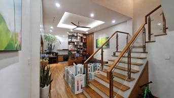 Lê Trọng Tấn - Thanh Xuân - 45m2 x 4 tầng x MT 4.5m - Ô tô đỗ cổng 