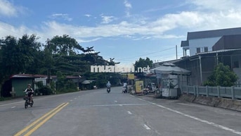 Đất mặt tiền trung tâm Dương Đông