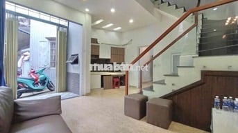 Nhà 3 tầng (5x10) Hoàng Diệu, kiệt thoáng gần đường chính 3ty950