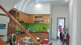 Nhà 1 trệt 2 lầu, đúc 3 tấm giá 4 tỷ