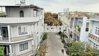 cho thuê nhà nguyên căn hợp đồng một năm có thể gia hạn thêm