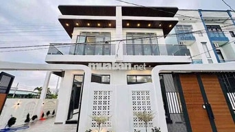 Chủ ngộp, bán nhanh căn Biệt thự mới xây, ngay cuối đường Đồng Khởi