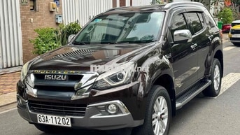 Isuzu MU-X 1.9 AT nhập Thái Lan model 2019